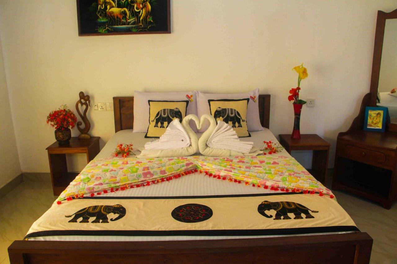 Hungry Lion Resort Sigiriya Esterno foto