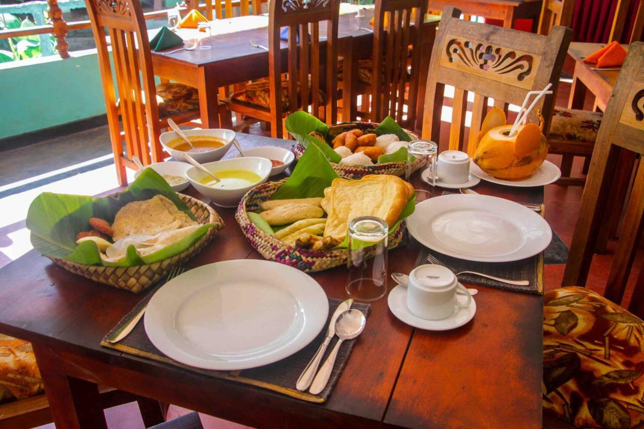 Hungry Lion Resort Sigiriya Esterno foto